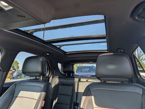 Used 2023 Chevrolet Equinox RS w/ RS Leather Package image 27