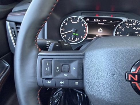 Used 2025 Nissan Rogue SV AWD/4WD image 29