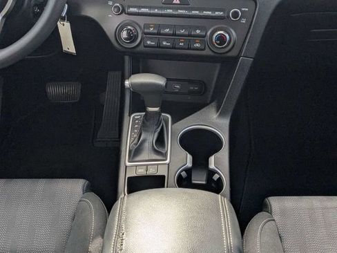 Used 2020 Kia Sportage LX FWD image 18
