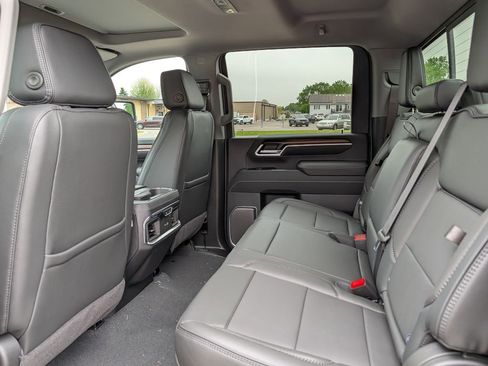 New 2026 GMC Sierra 3500 Denali w/ Denali Reserve Package AWD/4WD image 35