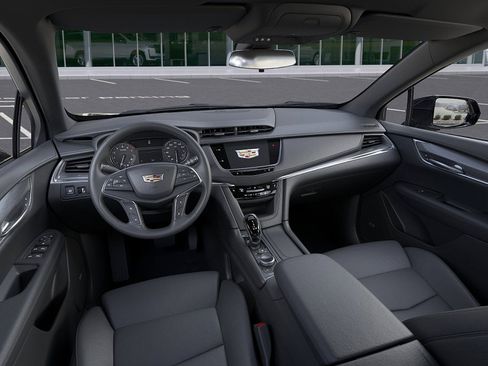 New 2025 Cadillac XT5 Luxury image 15