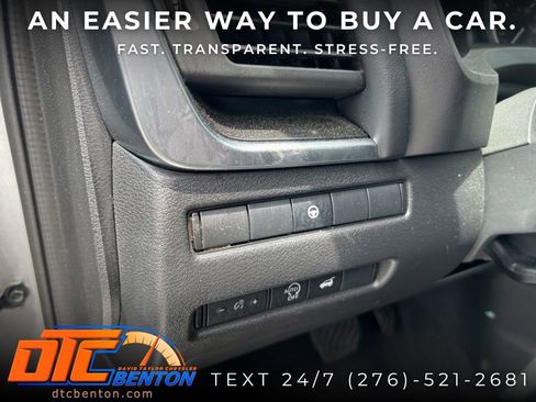 Used 2025 Nissan Rogue SV FWD image 15