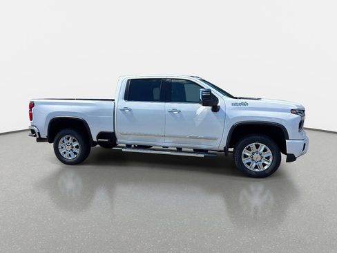 Used 2024 Chevrolet Silverado 3500 High Country w/ Technology Package AWD/4WD image 3