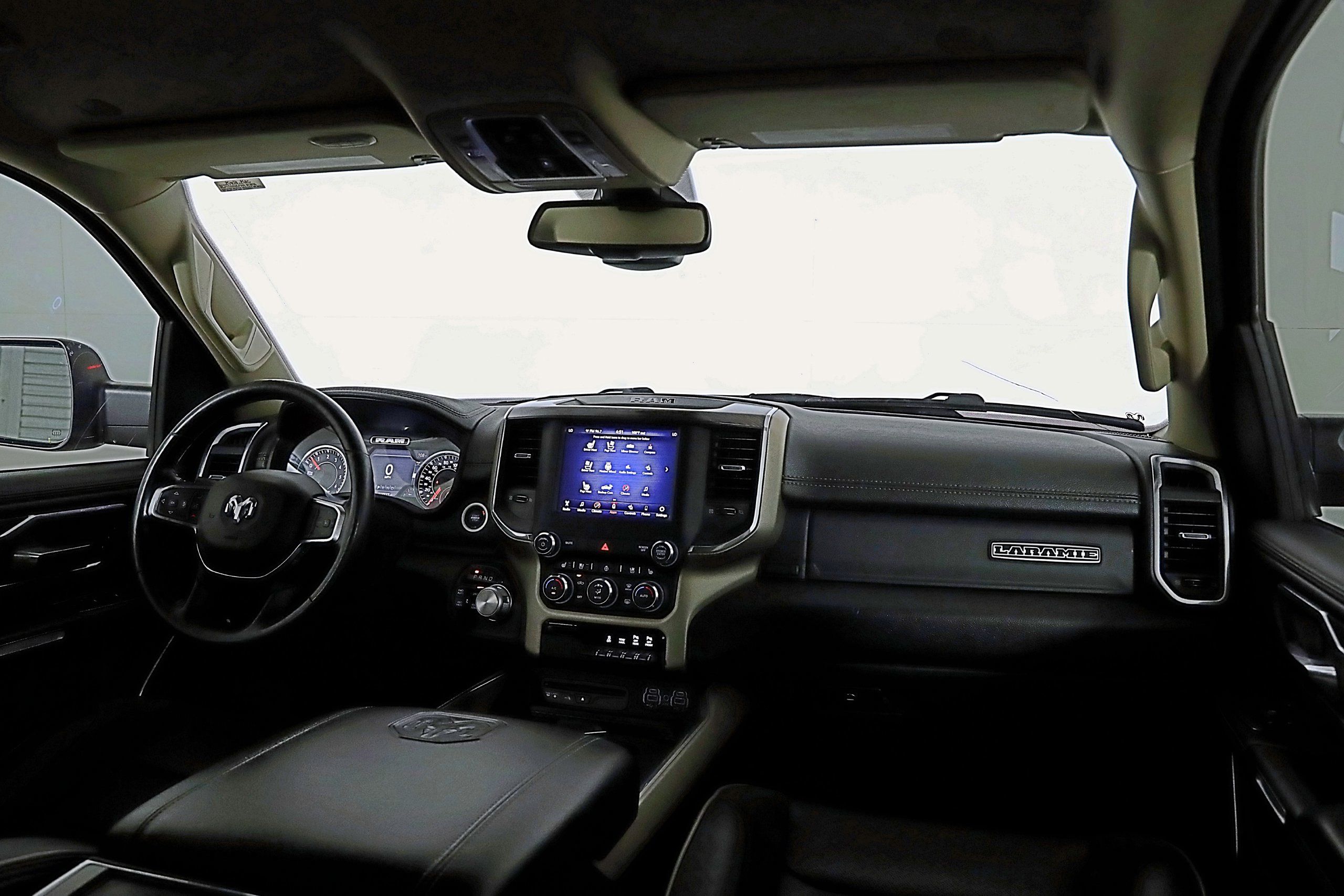 Used 2019 RAM 1500 Laramie AWD/4WD image 12
