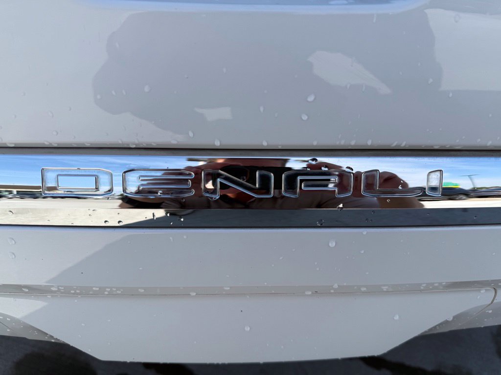 Used 2023 GMC Acadia Denali AWD/4WD image 34