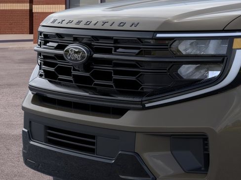 New 2026 Ford Expedition Platinum w/ Stealth Performance Package AWD/4WD image 17