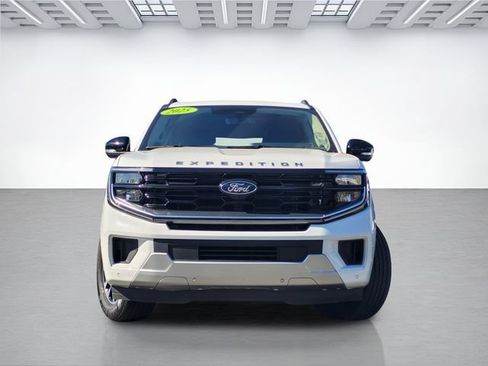 Used 2025 Ford Expedition Max Platinum AWD/4WD image 2