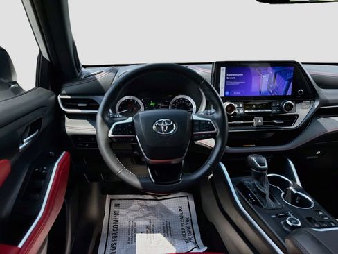 Used 2024 Toyota Highlander XSE AWD/4WD image 23