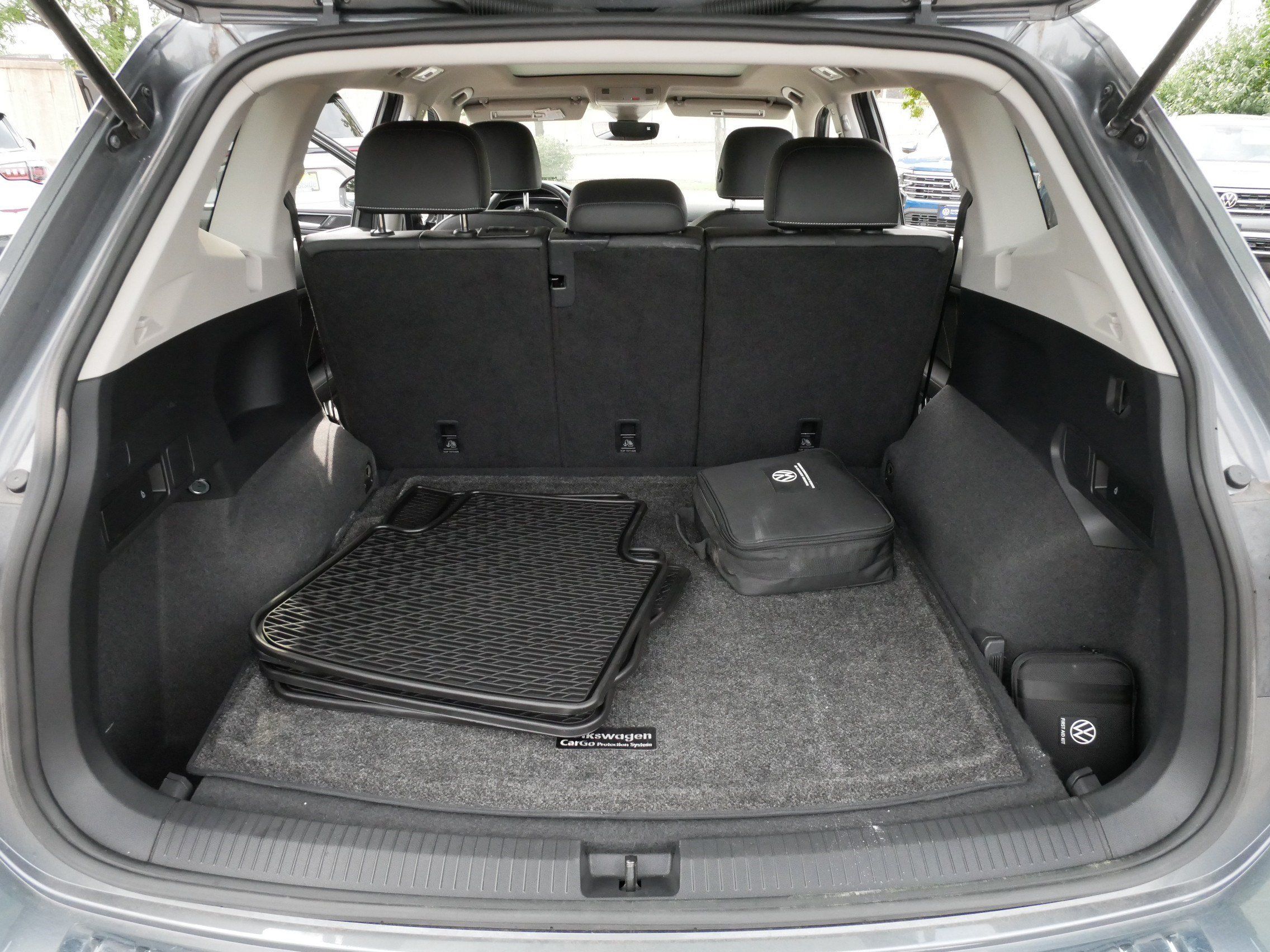 Certified 2023 Volkswagen Tiguan SE w/ Panoramic Sunroof Package AWD/4WD image 18