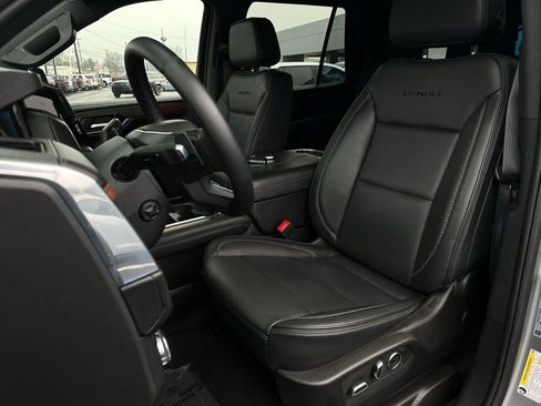 Certified 2025 GMC Yukon Denali image 14