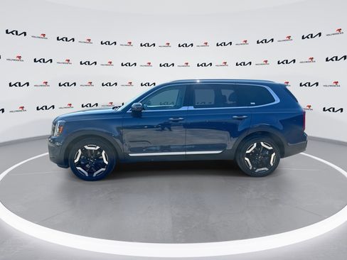 Used 2023 Kia Telluride S w/ S Sunroof Package FWD image 5
