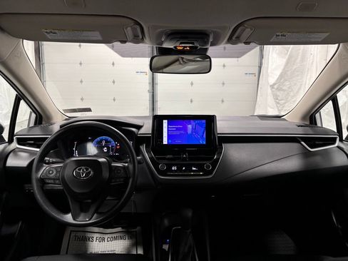 Used 2026 Toyota Corolla LE FWD image 40