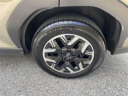 Used 2025 Subaru Forester Premium w/ Convenience Package #1 image 6