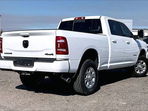 Used 2024 RAM 2500 Laramie AWD/4WD image 2