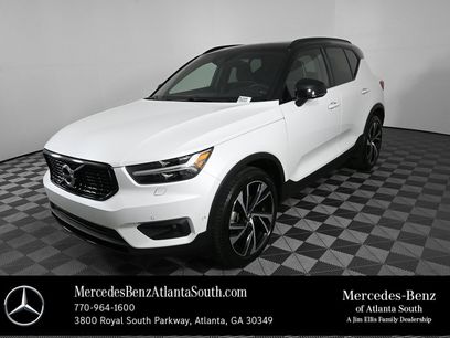 Used 2022 Volvo XC40 T5 R-Design w/ Advanced Package