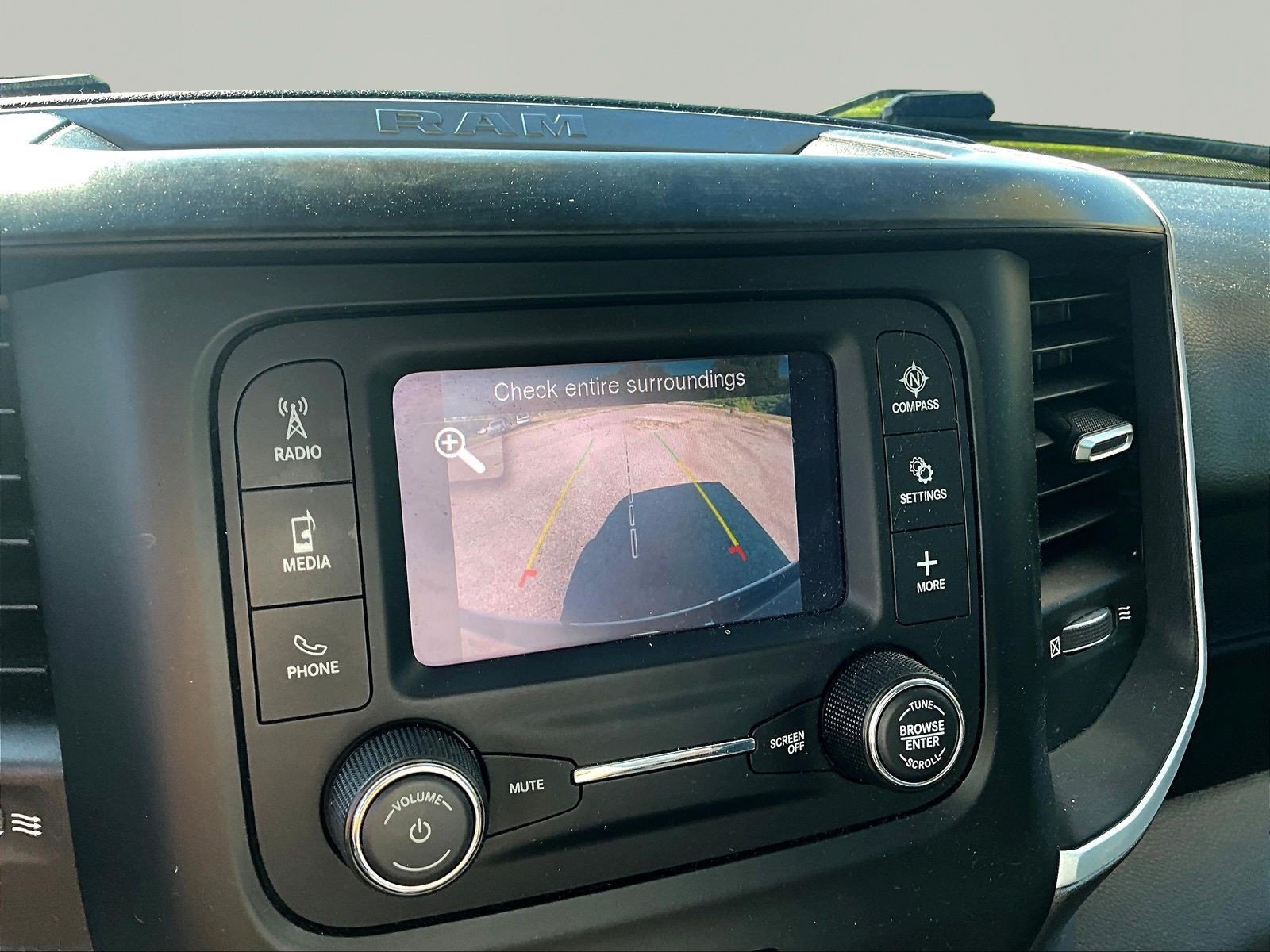 Used 2020 RAM 1500 Big Horn AWD/4WD image 15