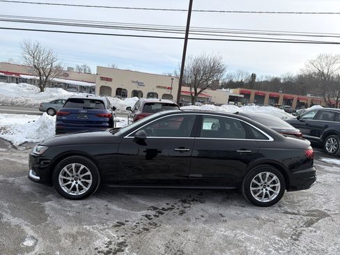 Used 2022 Audi A4 2.0T Premium w/ Convenience Package image 4