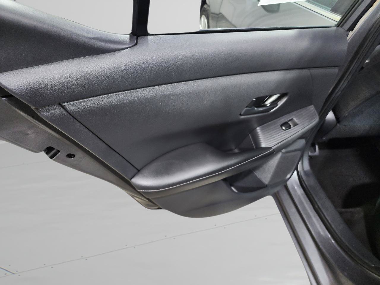 Used 2024 Nissan Sentra S FWD image 18