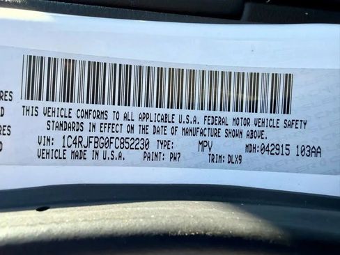 Used 2015 Jeep Grand Cherokee Limited w/ Luxury Group II image 28