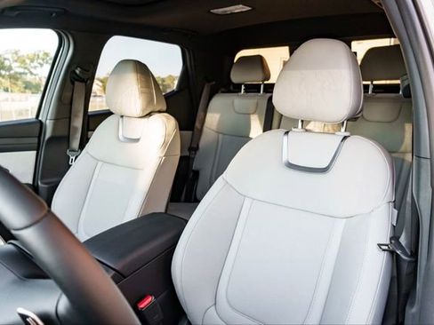 New 2025 Hyundai Santa Cruz Limited image 9