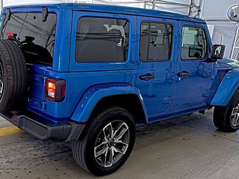 Used 2024 Jeep Wrangler Unlimited w/ LED Headlamp & Fog Lamp Group AWD/4WD image 6