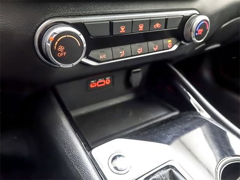 Used 2024 Nissan Altima 2.5 SV image 17