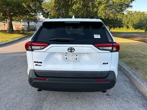 Used 2021 Toyota RAV4 XLE FWD image 4