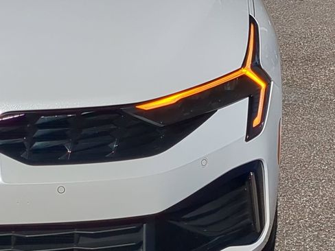 Certified 2025 Kia K5 EX image 9