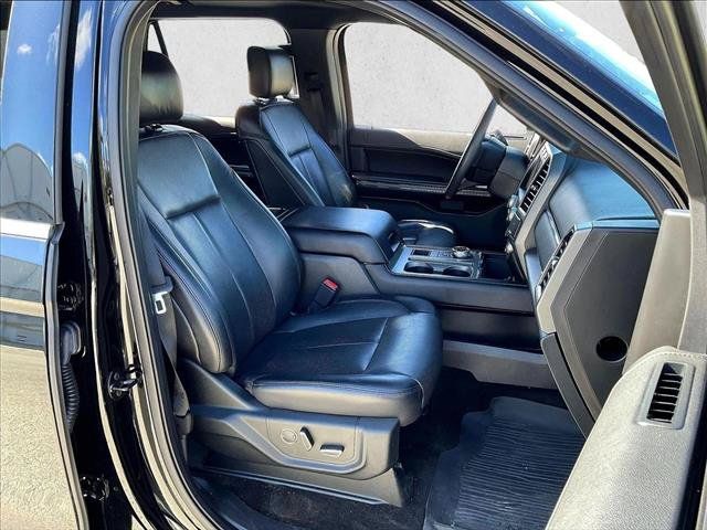 Used 2018 Ford Expedition XLT w/ Equipment Group 202A RWD image 7