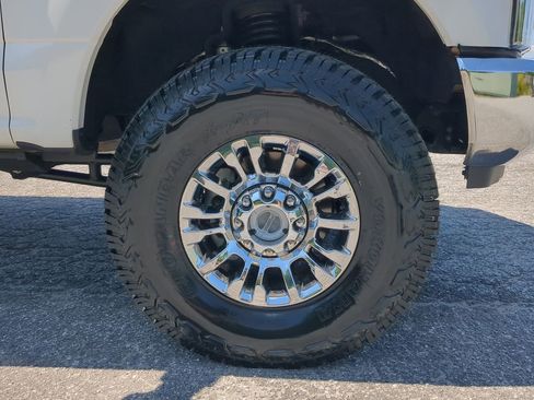 Certified 2022 Ford F250 Lariat w/ Lariat Ultimate Package image 9