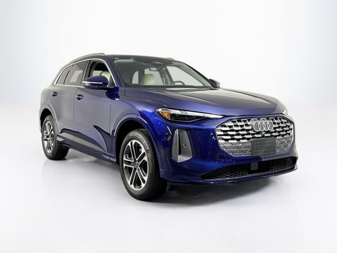 Used 2025 Audi Q5 Premium w/ Convenience Package AWD/4WD image 7