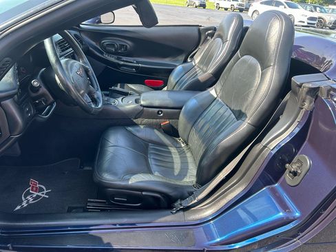 Used 2000 Chevrolet Corvette Convertible w/ Performance Handling Pkg RWD image 12