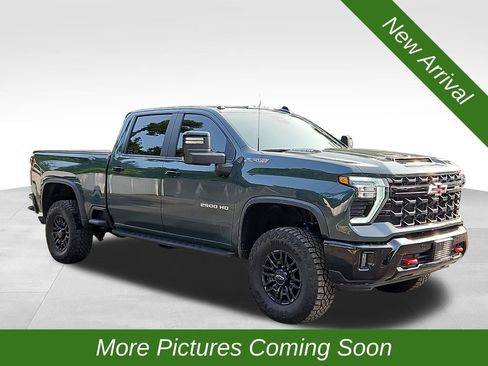 Used 2025 Chevrolet Silverado 2500 ZR2 w/ Technology Package AWD/4WD image 1