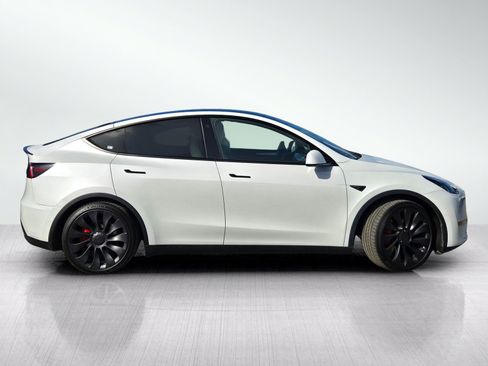 Used 2022 Tesla Model Y Performance AWD/4WD image 3