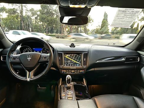Used 2018 Maserati Levante S AWD/4WD image 9
