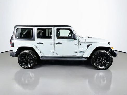 Used 2023 Jeep Wrangler Unlimited Sahara w/ Cold Weather Group AWD/4WD image 8