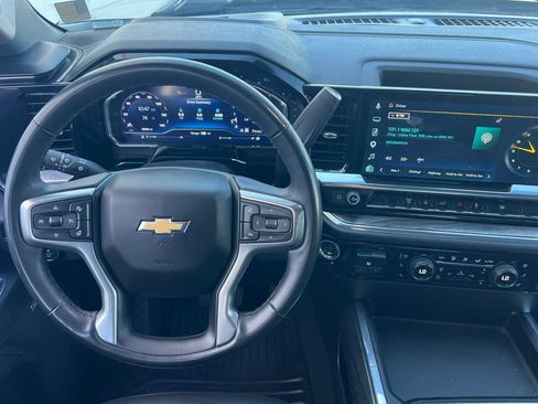 Used 2025 Chevrolet Silverado 2500 LTZ w/ LTZ Convenience Package AWD/4WD image 11