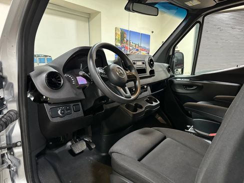 Used 2019 Mercedes-Benz Sprinter 4x4 170 image 18
