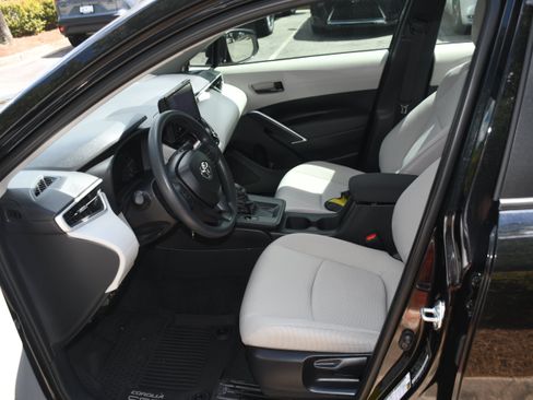 Used 2026 Toyota Corolla Cross L FWD image 7