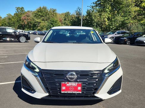 Used 2023 Nissan Altima 2.5 SV image 2