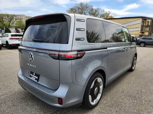 New 2025 Volkswagen ID. Buzz Pro S image 4