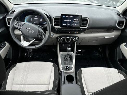 New 2025 Hyundai Venue SEL image 14