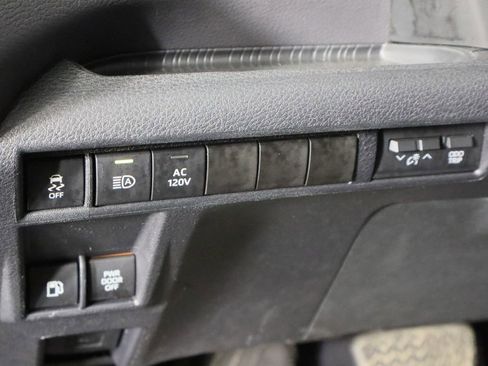 Used 2022 Toyota Sienna XSE image 23