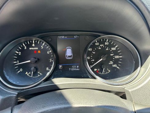 Used 2020 Nissan Rogue S FWD image 22