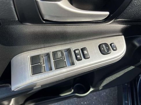 Used 2014 Toyota Camry SE w/ Moonroof Package image 12