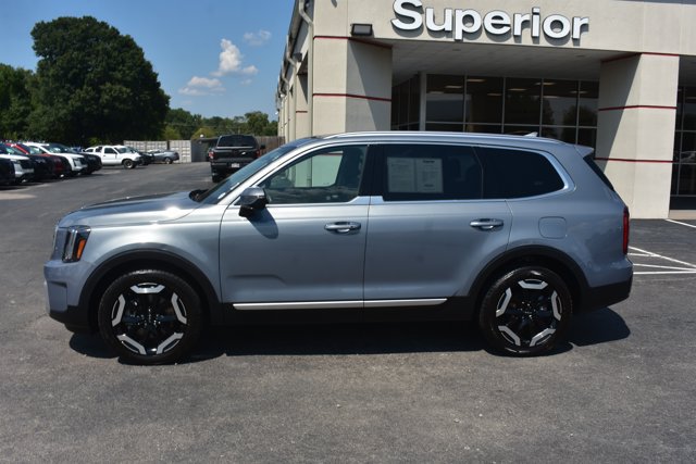 Used 2025 Kia Telluride S FWD image 8