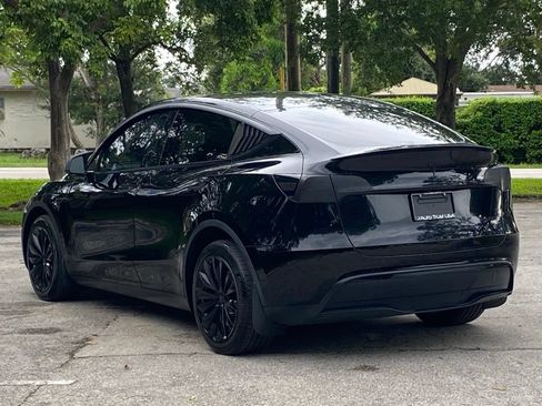 Used 2023 Tesla Model Y AWD image 7