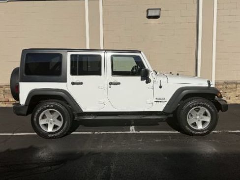 Used 2016 Jeep Wrangler Unlimited Sport w/ Quick Order Package 24S AWD/4WD image 8