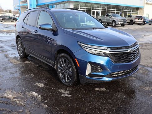 Used 2022 Chevrolet Equinox RS w/ Infotainment Package image 2