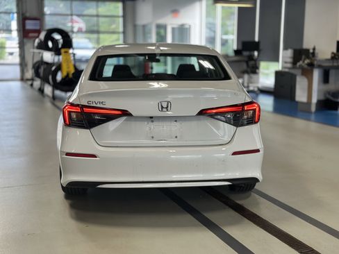 Used 2024 Honda Civic LX image 5